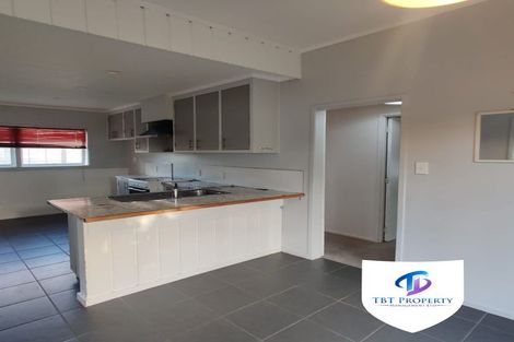 Photo of property in 12a Waiari Road, Conifer Grove, Takanini, 2112