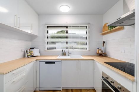 Photo of property in 37a Attlee Crescent, Bryndwr, Christchurch, 8053