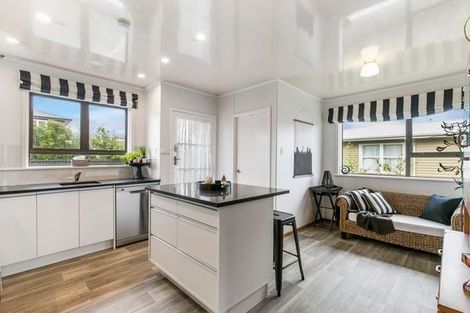 Photo of property in 20 Matapouri Road, Mangere Bridge, Auckland, 2022