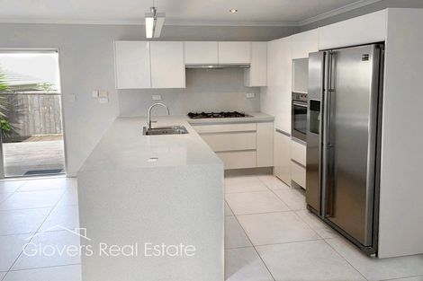 Photo of property in 6a Ava Avenue, Titirangi, Auckland, 0604