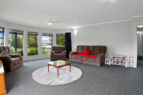 Photo of property in 21 Capricorn Place, Kawaha Point, Rotorua, 3010