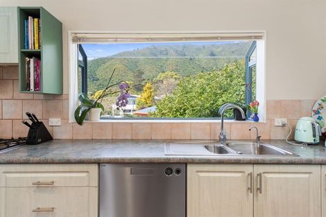 Photo of property in 4 Rimu Terrace, Waikawa, Picton, 7220