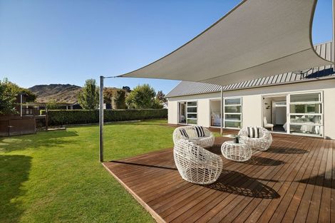 Photo of property in 11 Haddow's Place, Lake Hayes, Queenstown, 9304
