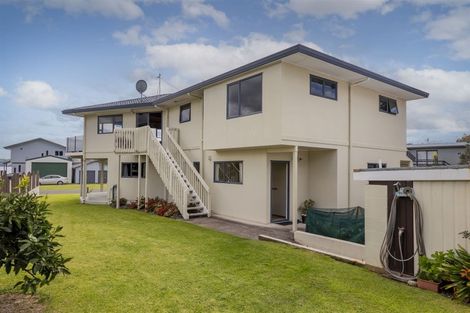 Photo of property in 1 Hardy Place, Cooks Beach, Whitianga, 3591