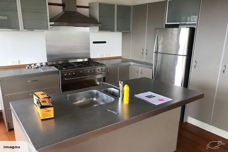 Photo of property in 11 Highbury Crescent, Highbury, Wellington, 6012