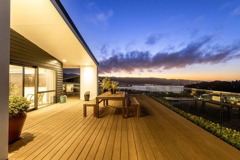 Photo of property in 14 Wangapeka Way, Aotea, Porirua, 5024