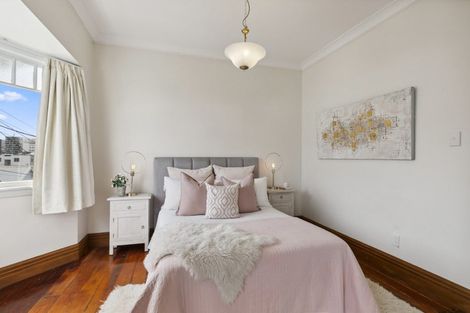 Photo of property in 8 Moir Street, Mount Victoria, Wellington, 6011