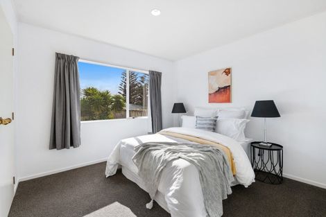 Photo of property in 1 Weka Close, Red Beach, 0932