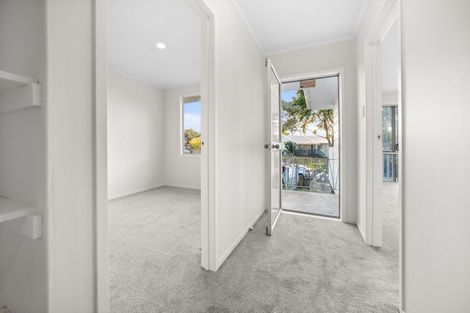 Photo of property in 36 Frobisher Way, Clendon Park, Auckland, 2103