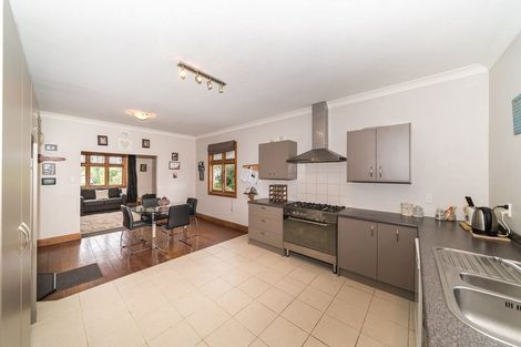 Photo of property in 33 Thomson Street, West End, Palmerston North, 4412