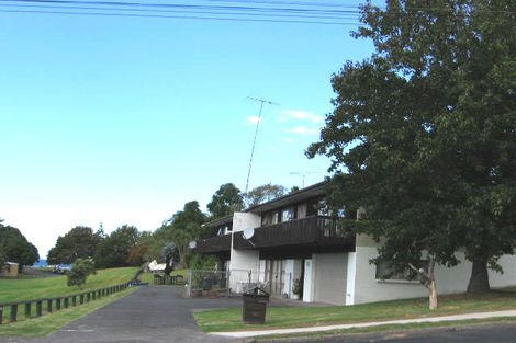 Photo of property in 2/103 Deep Creek Road, Waiake, Auckland, 0630