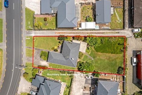 Photo of property in 15 Lauderdale Road, Birkdale, Auckland, 0626