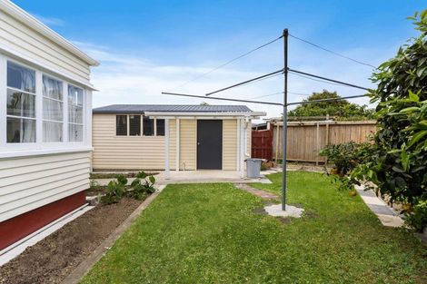Photo of property in 50a Megan Avenue, Pakuranga Heights, Auckland, 2010