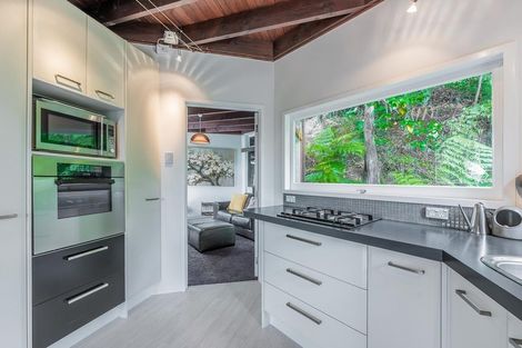 Photo of property in 12 Carlisle Road, Browns Bay, Auckland, 0630