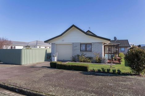 Photo of property in 14 George Street, Dannevirke, 4930