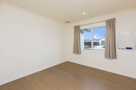 Photo of property in 15 Filmer Crescent, Wallaceville, Upper Hutt, 5018