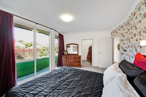 Photo of property in 3c Azalea Place, Brooklands, New Plymouth, 4310