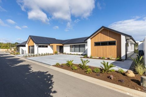 Photo of property in 3/20b Gordon Street, Glen Avon, New Plymouth, 4312