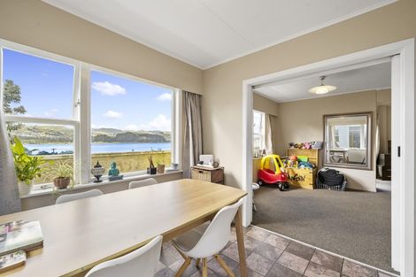 Photo of property in 7 Gloaming Hill, Titahi Bay, Porirua, 5022