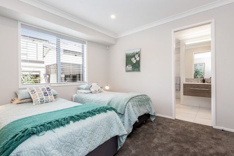 Photo of property in 43 Torkar Road, Clarks Beach, 2122