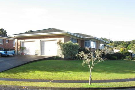 Photo of property in 5 Freshney Place, Hillpark, Auckland, 2102