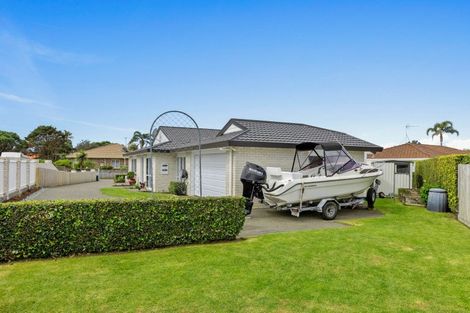 Photo of property in 3 Lakeside Drive, Orewa, 0931