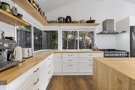 Photo of property in 2 Mabbett Lane, Waimauku, 0883