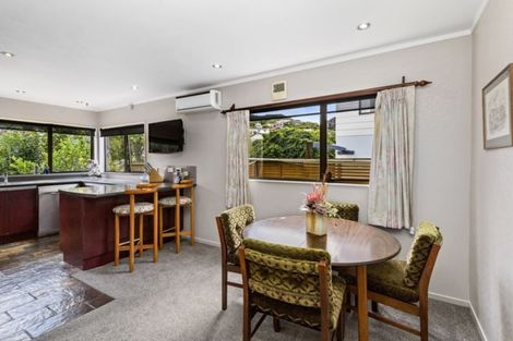 Photo of property in 5 Deveron Place, Tawa, Wellington, 5028