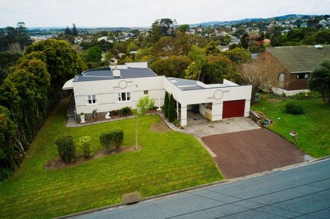 Photo of property in 15 St James Avenue, Helensville, 0800
