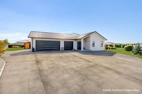 Photo of property in 11 Paradise Way, Amberley, 7410