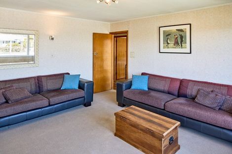 Photo of property in 16 Walker Avenue, Paremata, Porirua, 5026