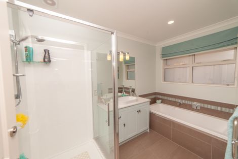 Photo of property in 15 Old Red Barn Road, Halswell, Christchurch, 8025