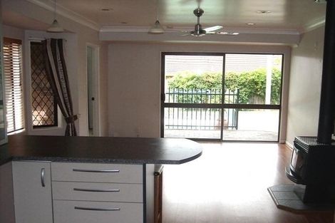 Photo of property in 7 Kookaburra Place, Botany Downs, Auckland, 2010