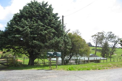 Photo of property in 130 Foster Road, Kumeu, 0891