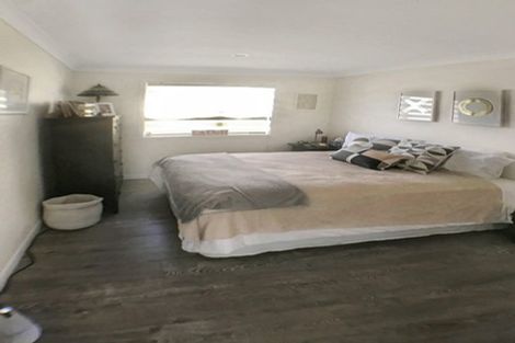 Photo of property in 9a Bruce Road, Glenfield, Auckland, 0629