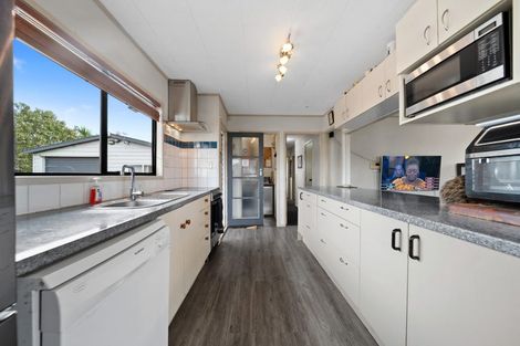 Photo of property in 13 Melleray Place, Randwick Park, Auckland, 2105