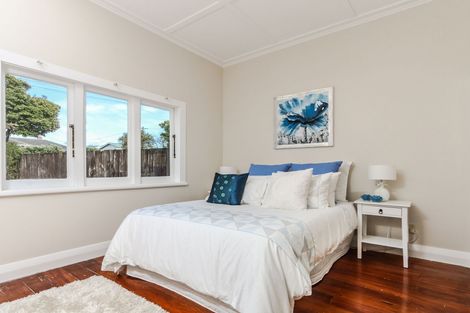 Photo of property in 13 Miro Street, New Lynn, Auckland, 0600