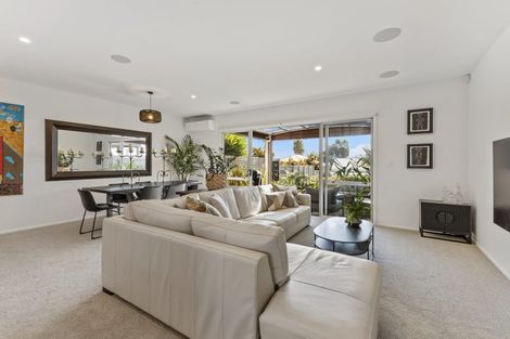 Photo of property in 250c Courtenay Street, Strandon, New Plymouth, 4312