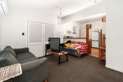 Photo of property in 51 Brougham Street, Mount Victoria, Wellington, 6011