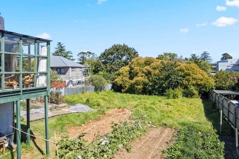 Photo of property in 39 Newington Road, Henderson, Auckland, 0612