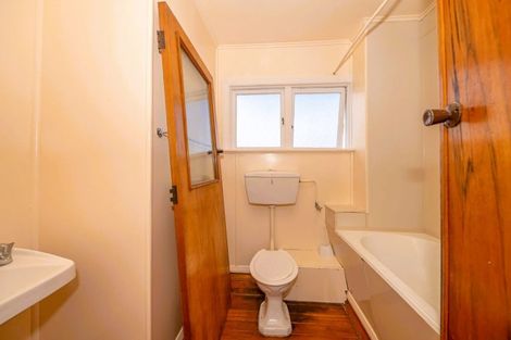 Photo of property in 27 Colvin Street, Westport, 7825