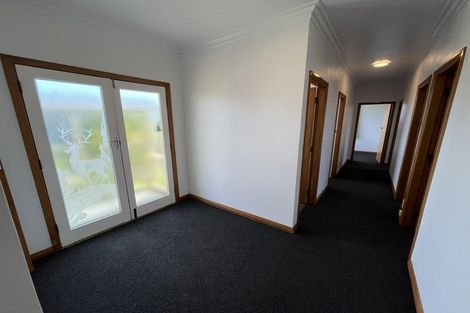 Photo of property in 8 Lowestoft Place, West End, Palmerston North, 4412
