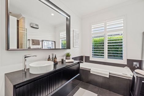 Photo of property in 77 Perry Street, Papanui, Christchurch, 8053