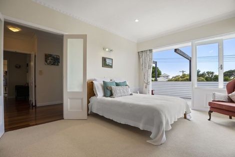 Photo of property in 31 Seaview Avenue, Northcote, Auckland, 0627