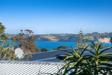 Photo of property in 2/941 Whangaparaoa Road, Manly, Whangaparaoa, 0930