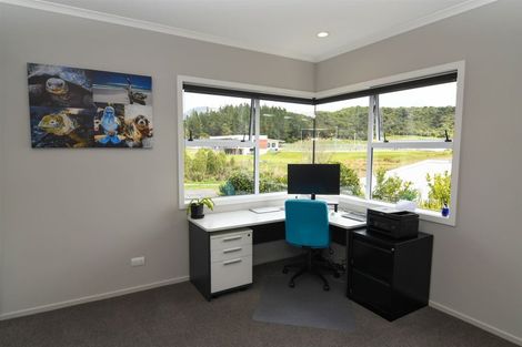 Photo of property in 25 Admiralty Place, Waikawa, Picton, 7220