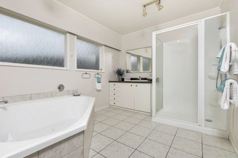 Photo of property in 1 Downing Street, Glenfield, Auckland, 0629