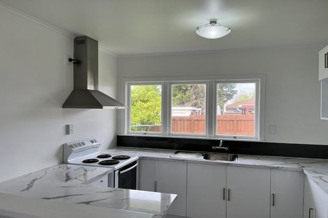 Photo of property in 2/24 Evelyn Place, Hillcrest, Auckland, 0627