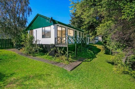 Photo of property in 2/22 Devonshire Road, Unsworth Heights, Auckland, 0632