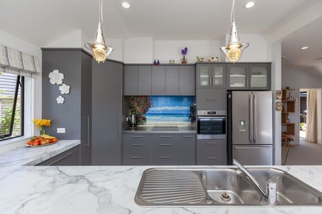 Photo of property in 4 Matuku Place, Paraparaumu Beach, Paraparaumu, 5032